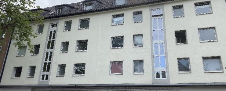 Vollmodernisierte 2-R-DG-Wohnung – zentral gelegen Vollmodernisierte 2-R-DG-Wohnung – zentral gelegen