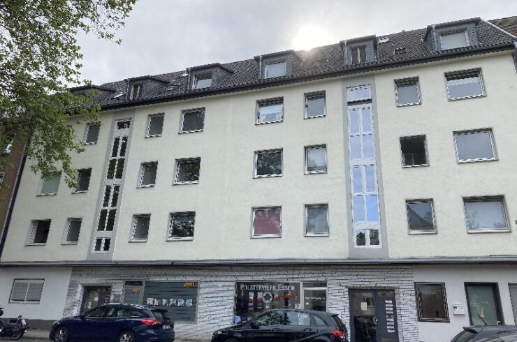 Vollmodernisierte 2-R-DG-Wohnung – zentral gelegen